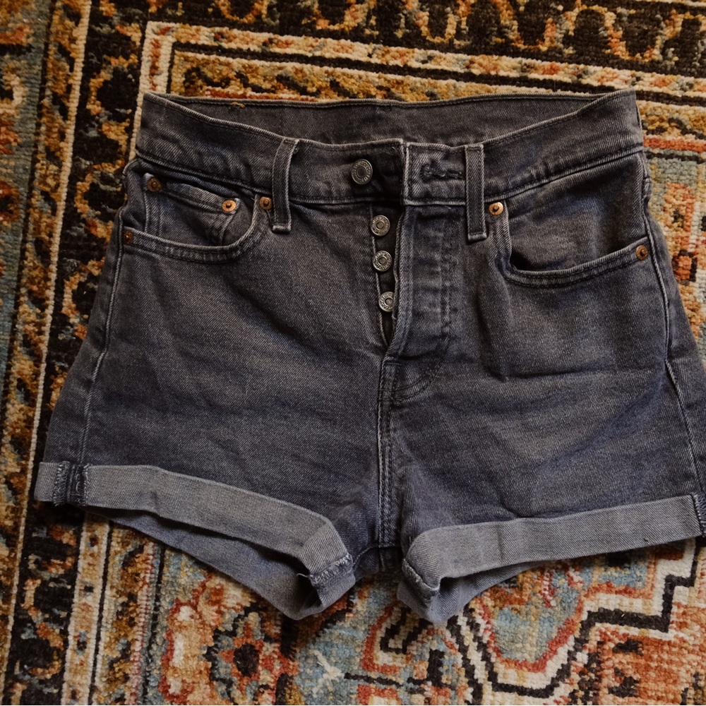 High waisted denim grey Levi shorts